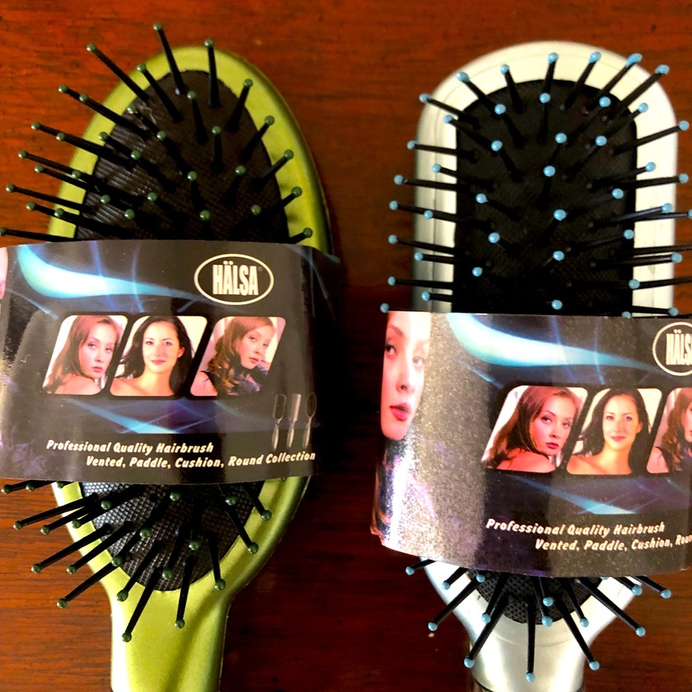 2 New HALSA PROFESSIONAL Hairbrushes